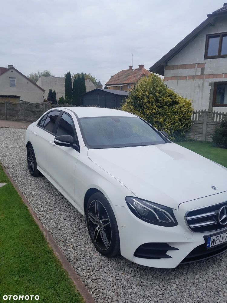 Mercedes-Benz Klasa E 220 d 4-Matic 9G-TRONIC - 2