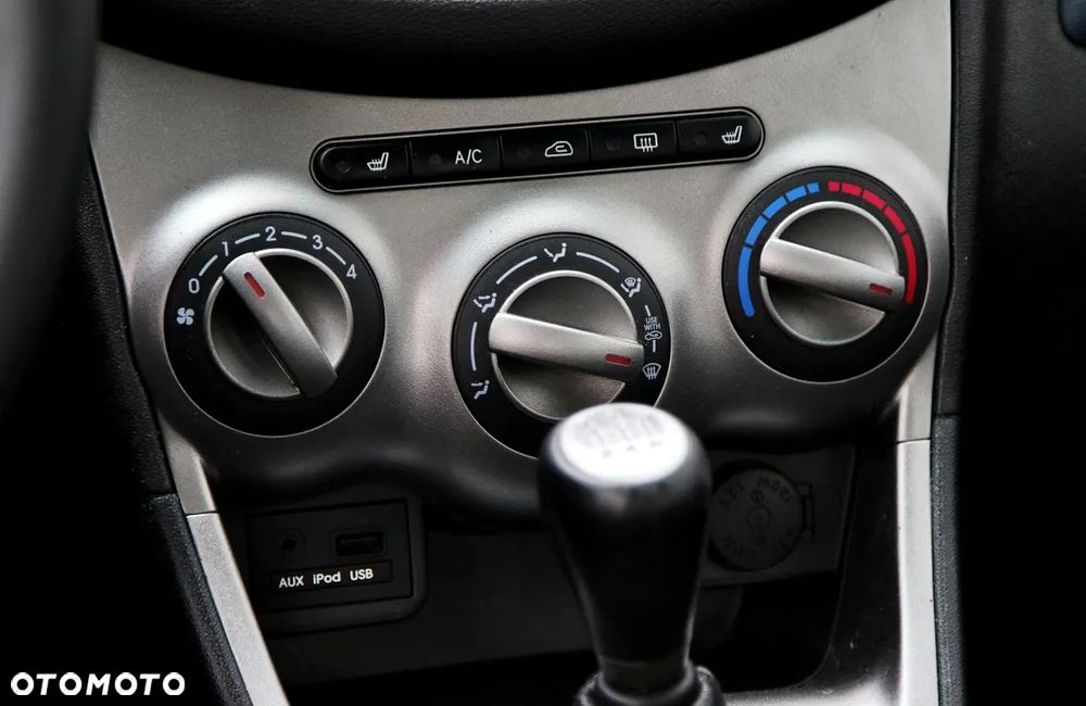 Hyundai i10 1.1 Premium - 21