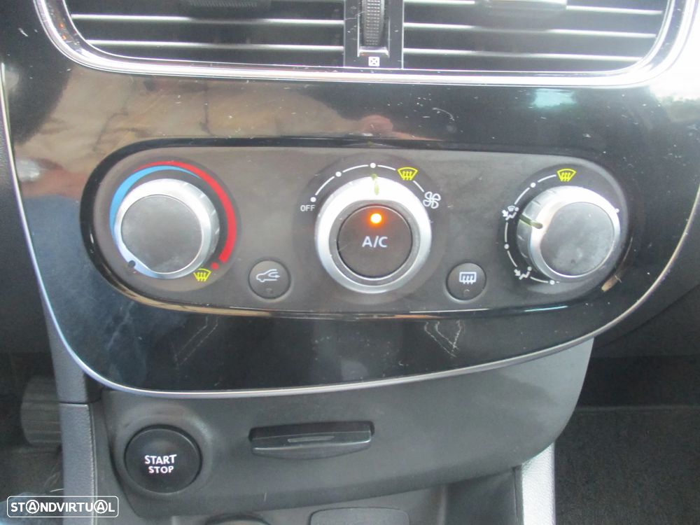 Renault Clio 0.9 TCe Limited - 16