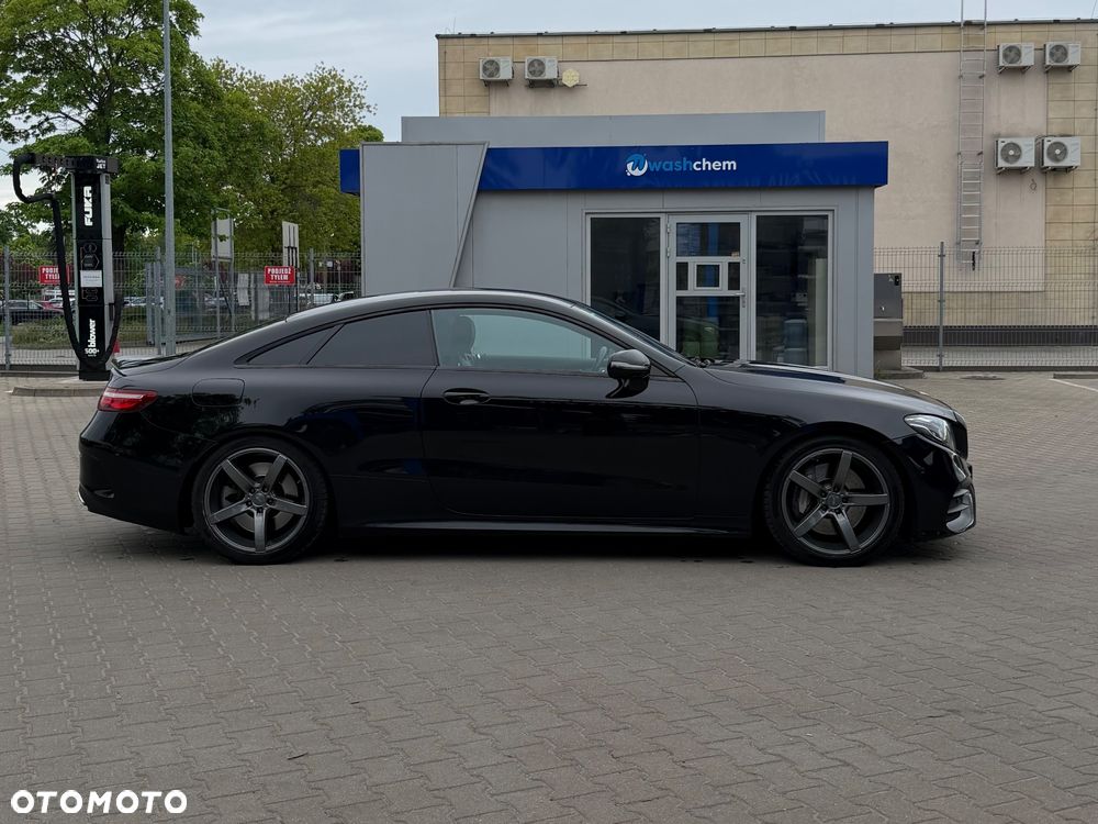 Mercedes-Benz Klasa E 400 4-Matic 9G-TRONIC - 8