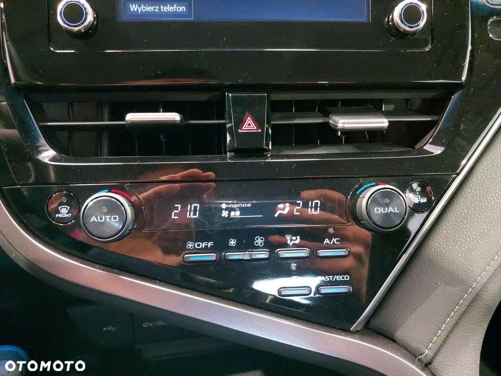 Toyota Camry 2.5 Hybrid Comfort CVT - 30