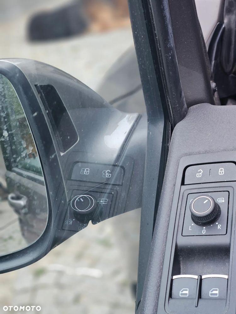 Volkswagen Multivan - 26