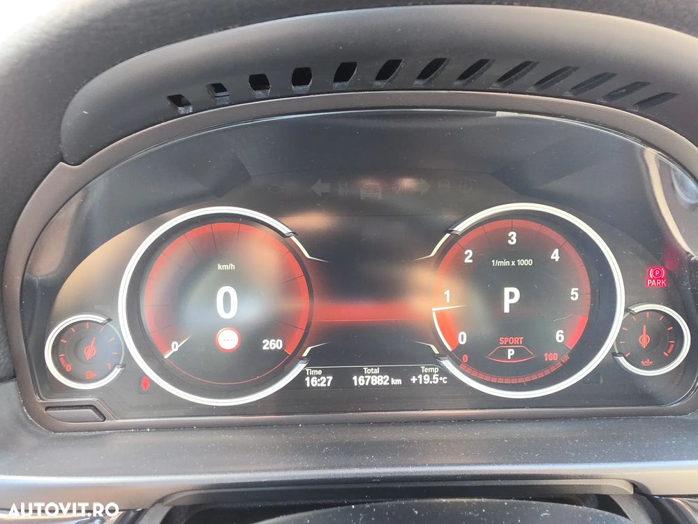 BMW Seria 5 520d xDrive AT - 32