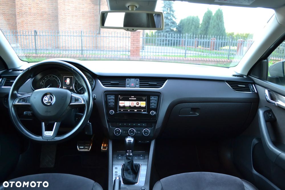 Skoda Octavia 2.0 TDI 4x4 DSG Scout - 20