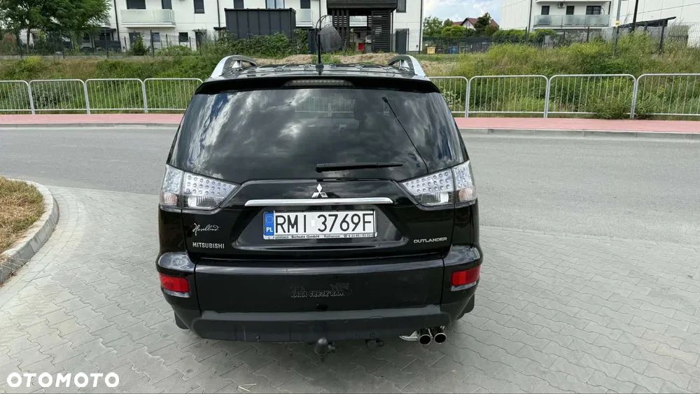Mitsubishi Outlander - 3