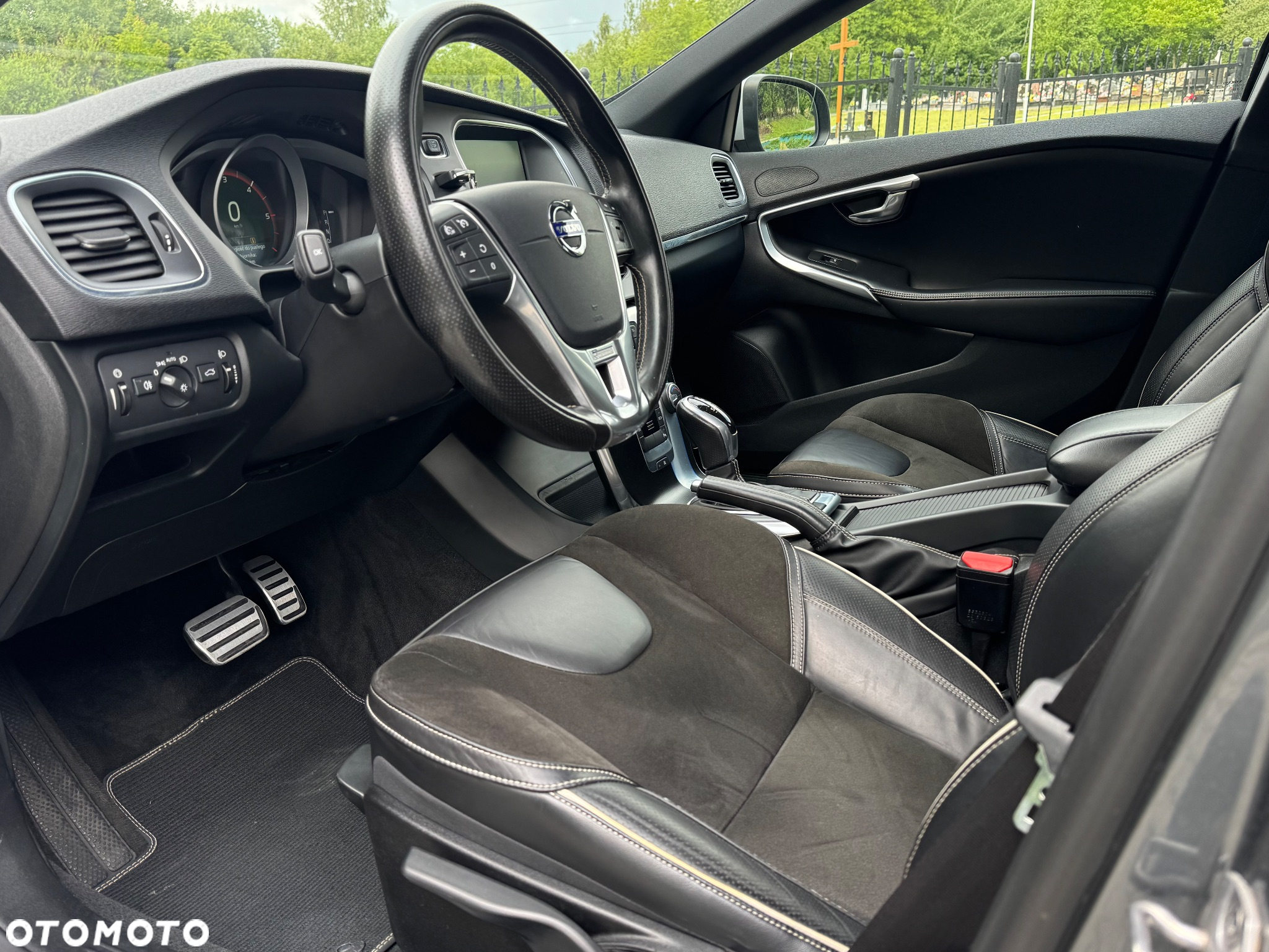 Volvo V40 D2 Drive-E R-Design Momentum - 6