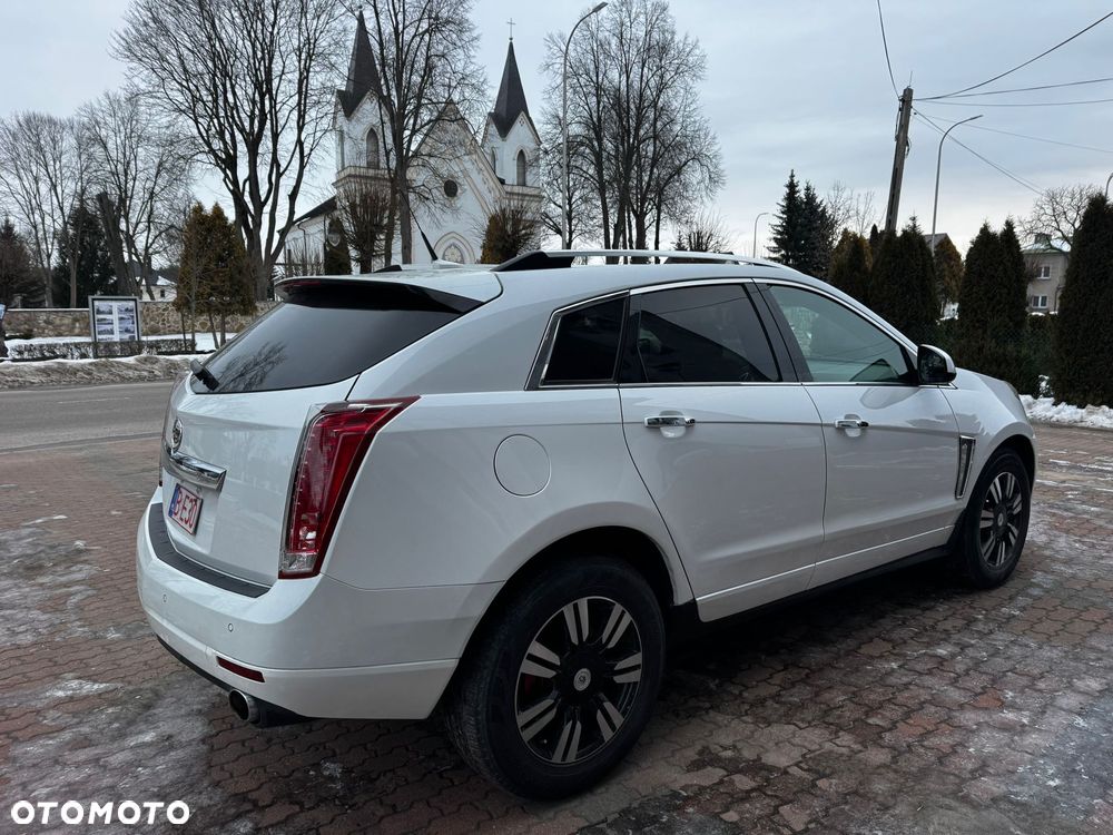 Cadillac SRX - 6