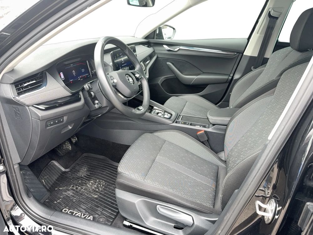 Skoda Octavia 2.0 TDI DSG 4X4 Style - 10