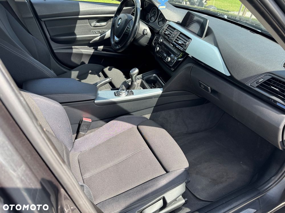 BMW Seria 3 318d Blue Performance Luxury Line - 25