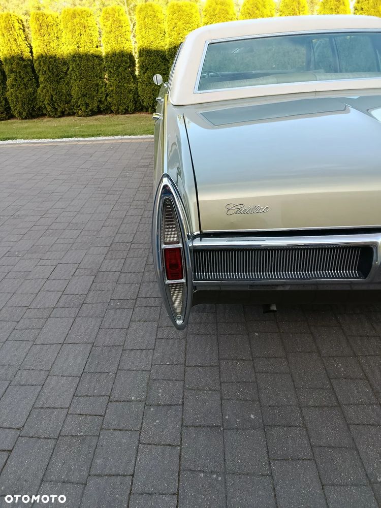 Cadillac Deville - 12
