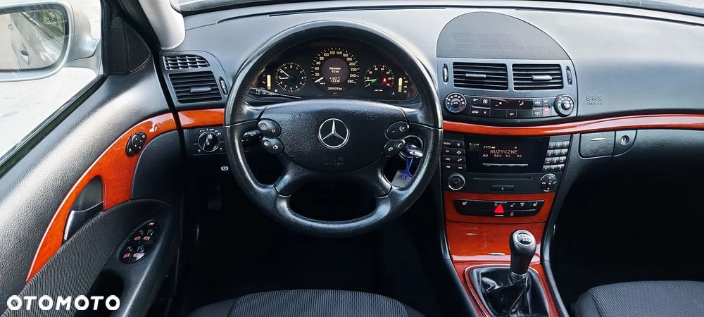 Mercedes-Benz Klasa E 200 Kompressor Avantgarde - 35