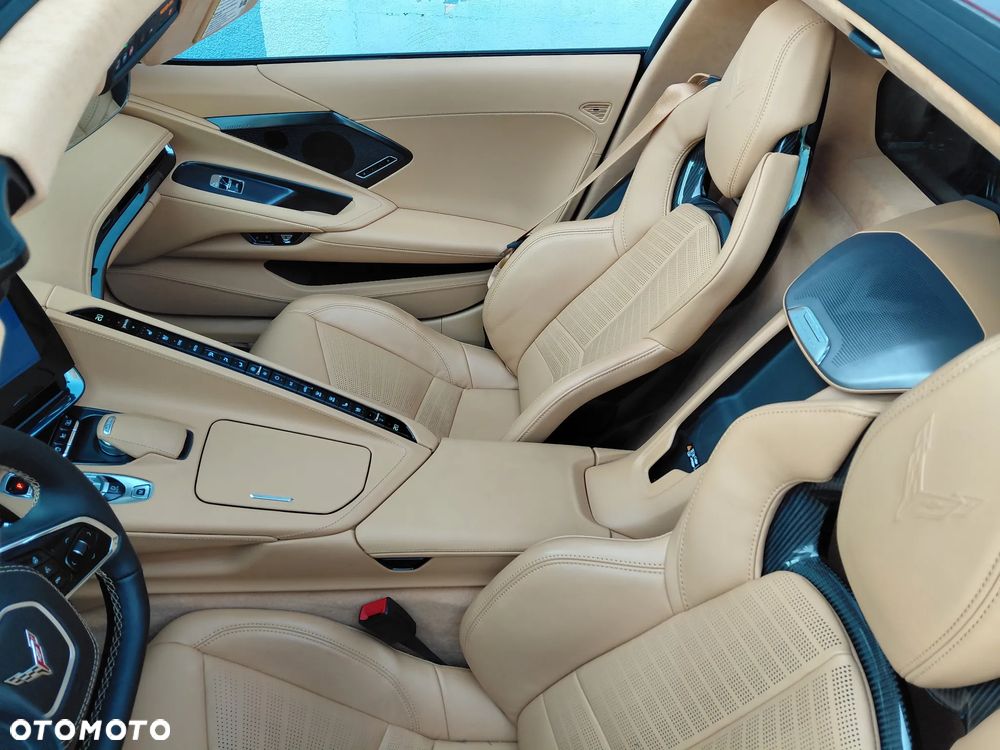 Chevrolet Corvette - 14