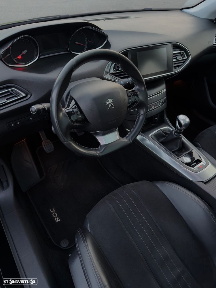 Peugeot 308 SW - 10