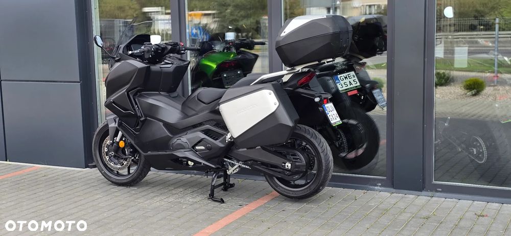 Honda NSS - 28