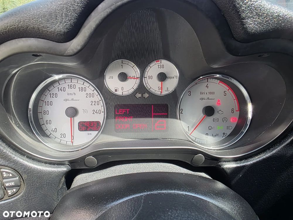 Alfa Romeo GT 1.9 JTD M-Jet Sportiva - 18