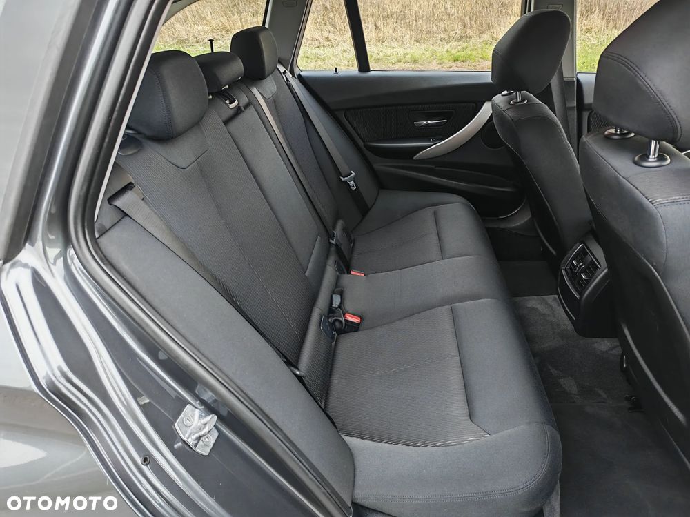 BMW Seria 3 320d - 30