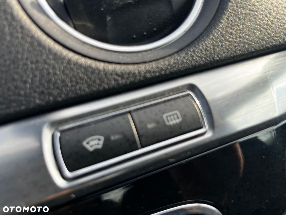 Ford S-Max 2.0 Titanium - 27