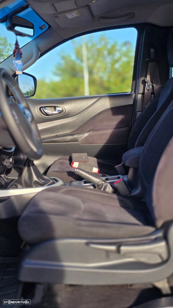 Nissan Navara 2.3 dCi CD 4WD Tekna - 17