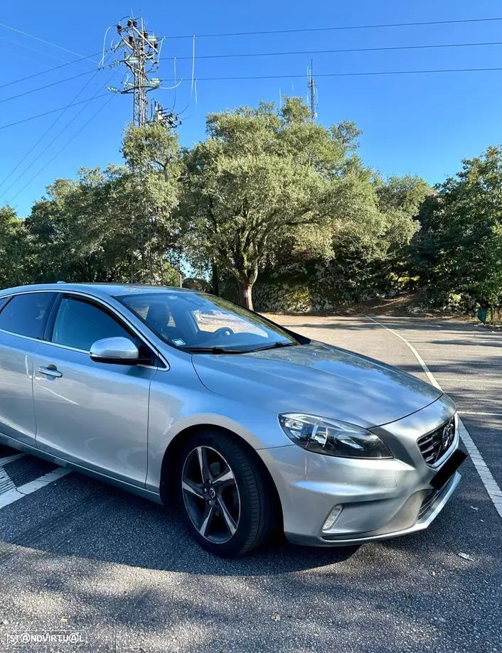 Volvo V40 D2 R Design - 4