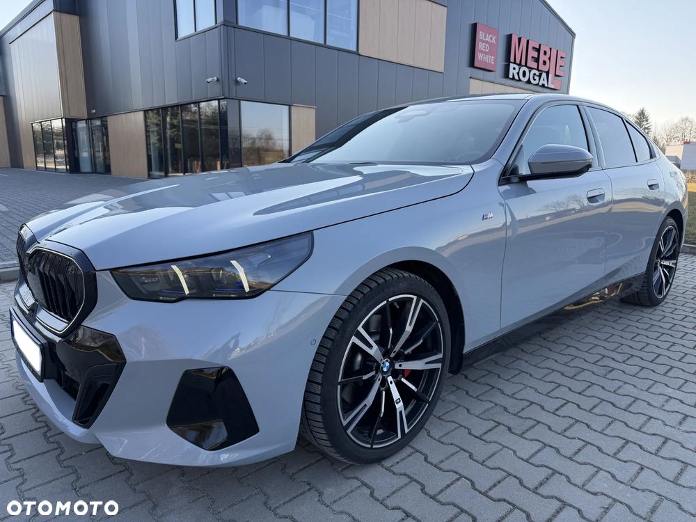 BMW Seria 5 ver-520d-xdrive-mhev-m-sport - 11