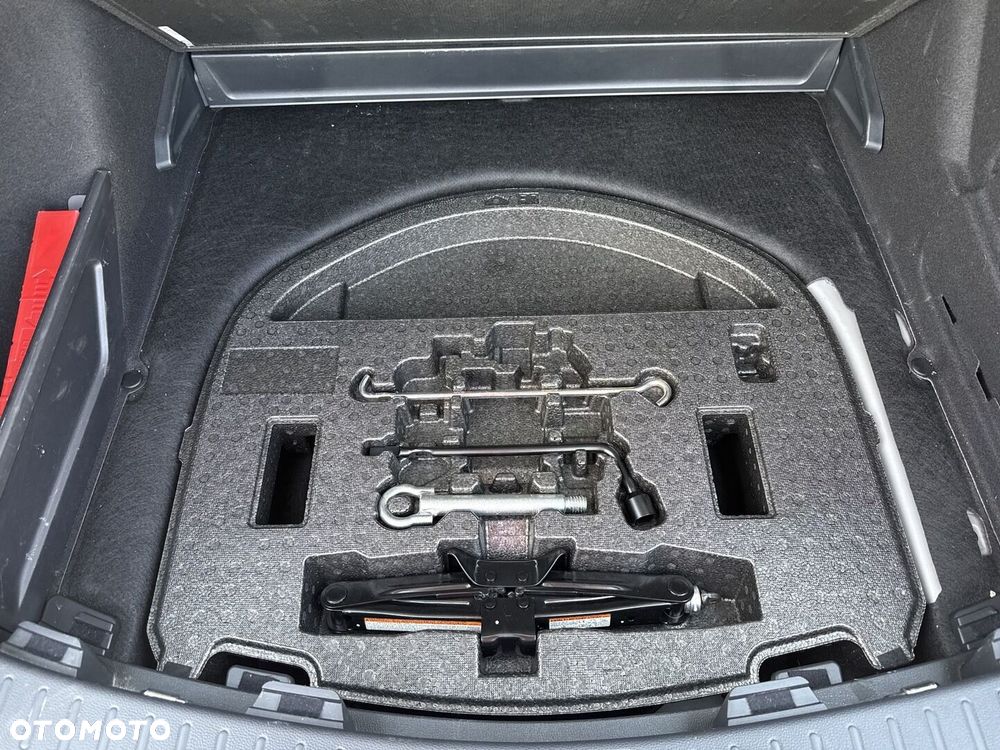 Toyota Corolla 2.0 Hybrid Style - 26