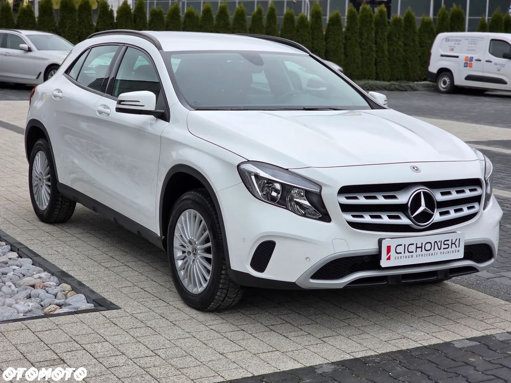Mercedes-Benz GLA 180 7G-DCT Style - 4