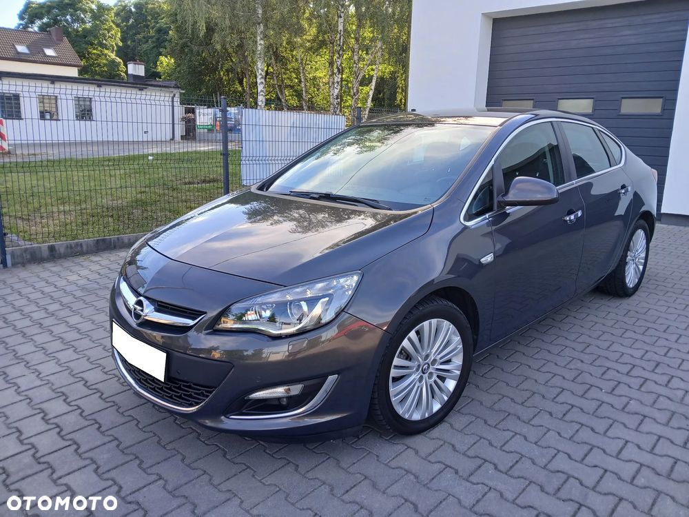Opel Astra 1.4 T Executive EU6 - 3