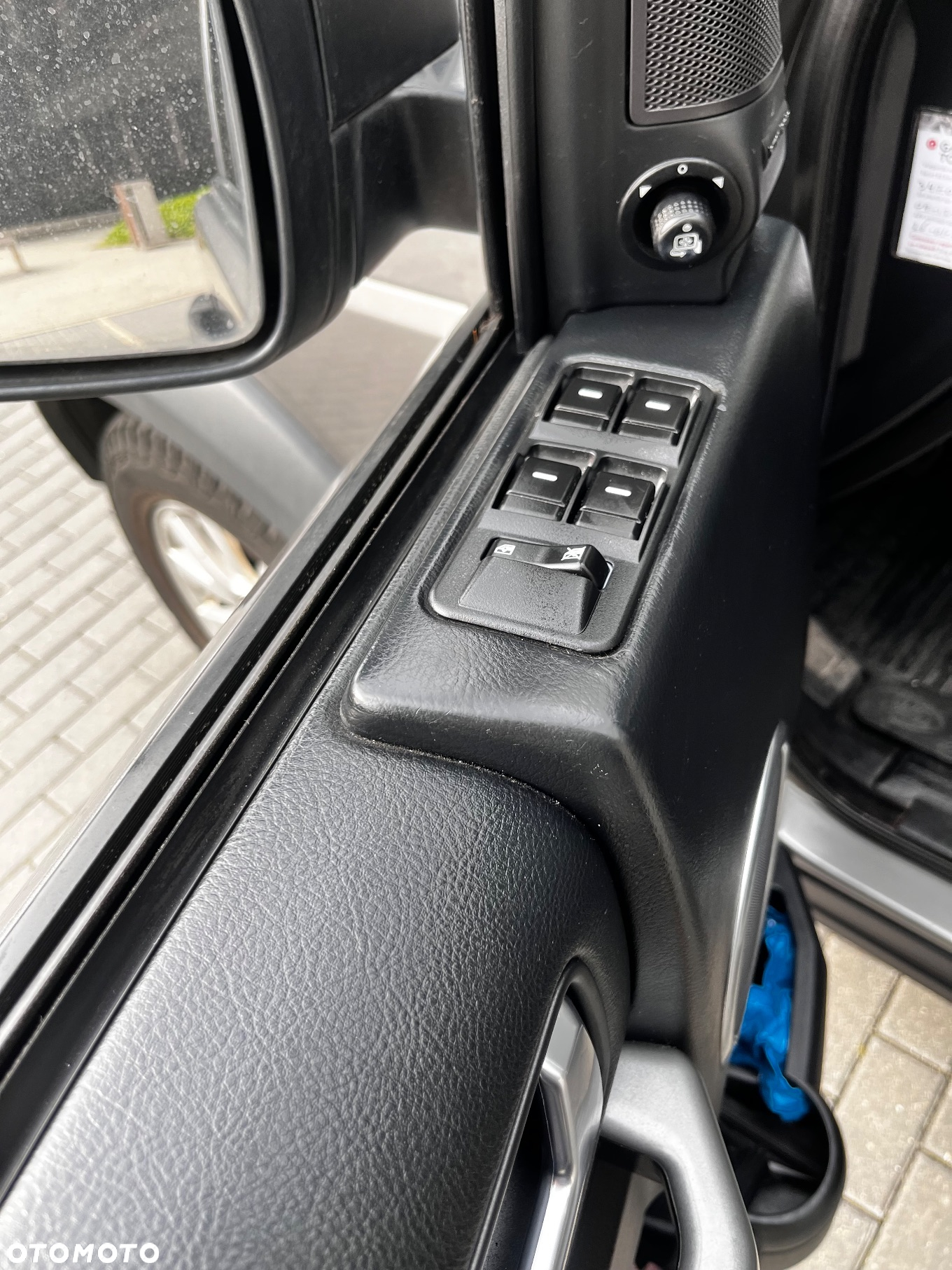 Land Rover Discovery IV 2.7D V6 SE - 13