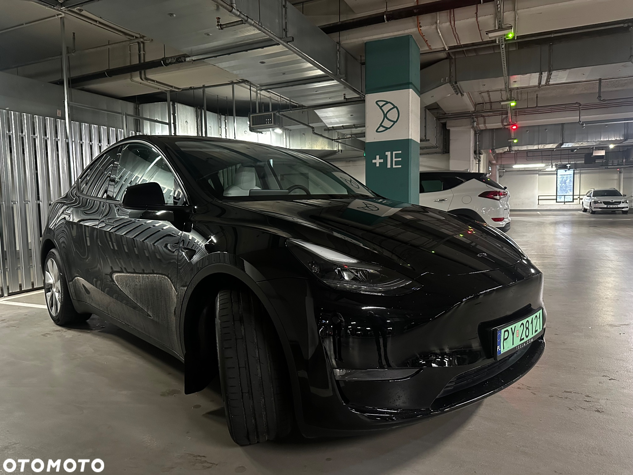 Tesla Y Long Range AWD - 12