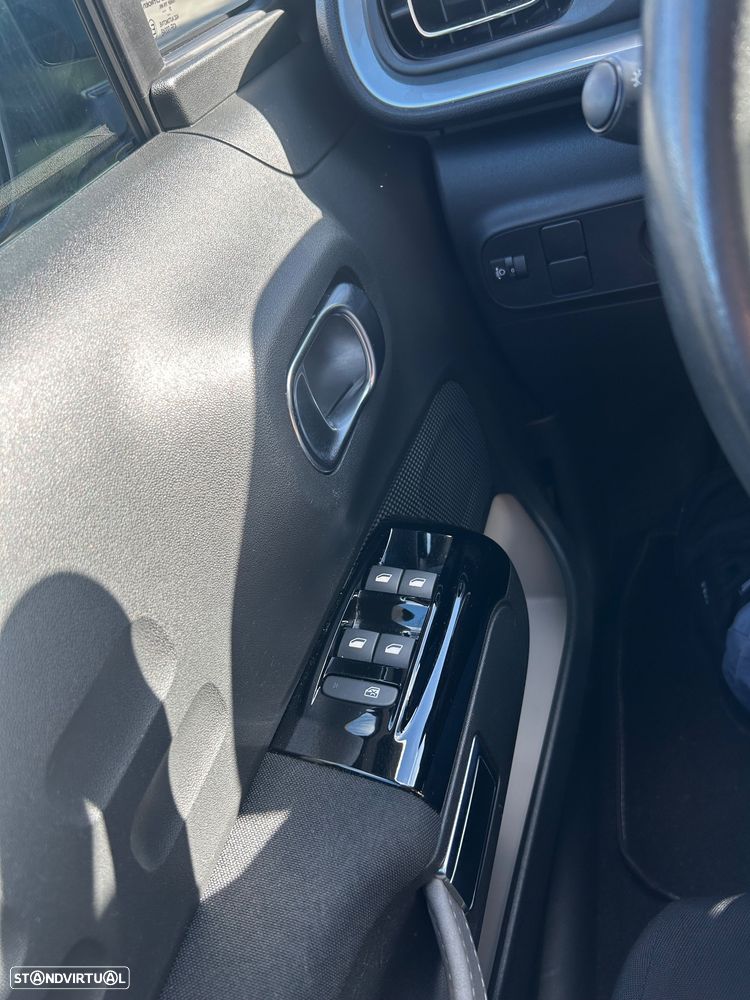 Citroën C3 Pure Tech S&S EAT6 Shine - 23