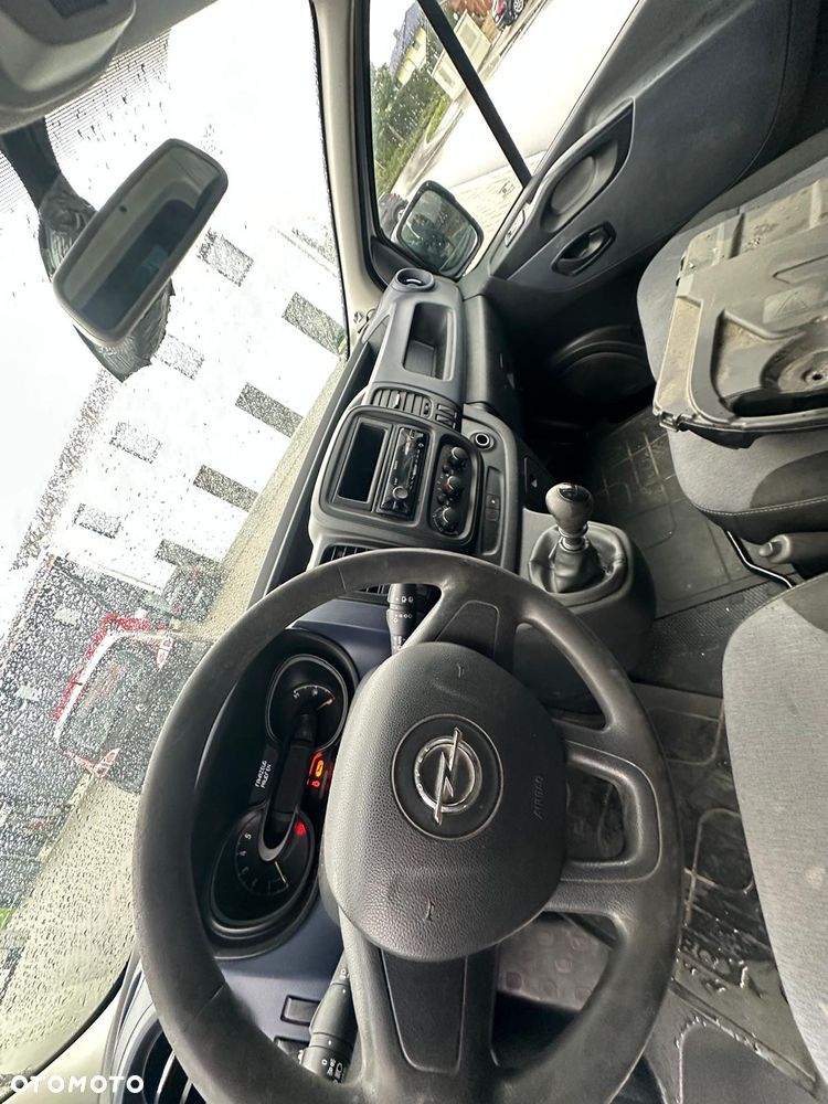 Opel Vivaro - 9
