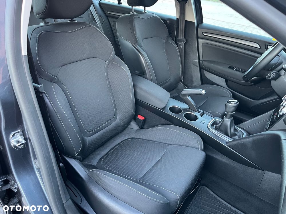 Renault Megane 1.5 Blue dCi Intens - 11