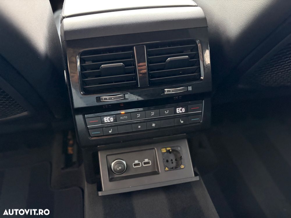 Volkswagen Touareg - 11