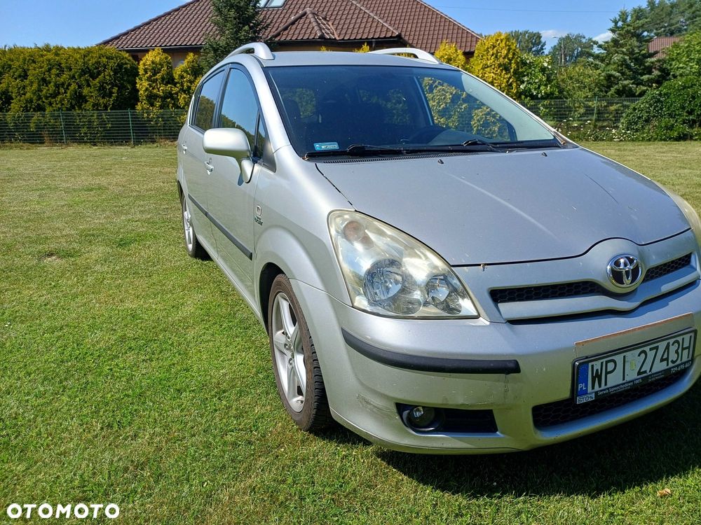 Toyota Corolla Verso - 3