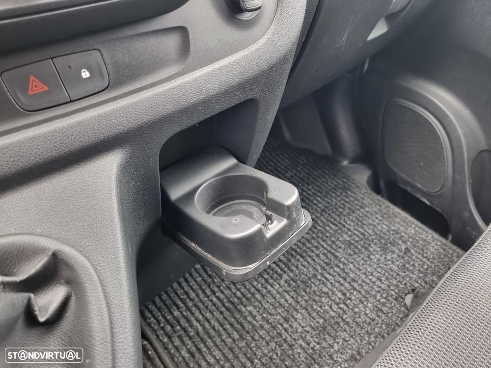 Renault Trafic 2.0 dCi L1H1 - IVA Dedutível - 26