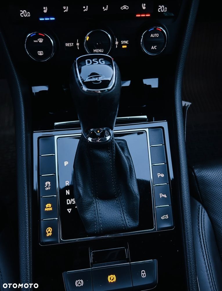 Skoda Superb 2.0 TDI L&K DSG - 20