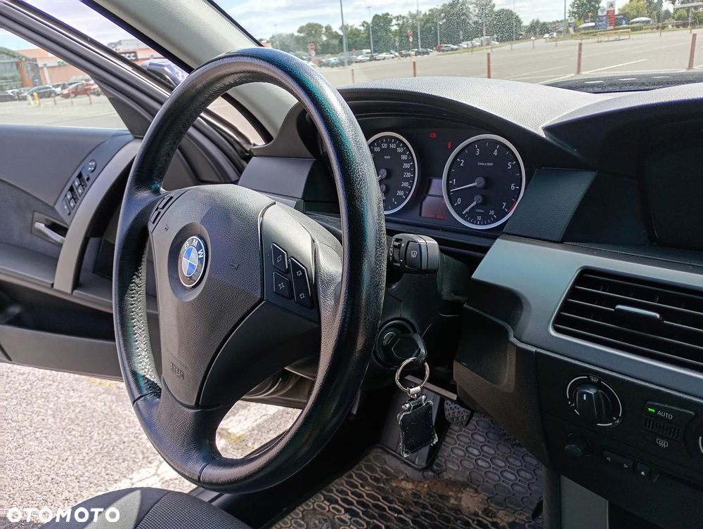 BMW Seria 5 523i - 13