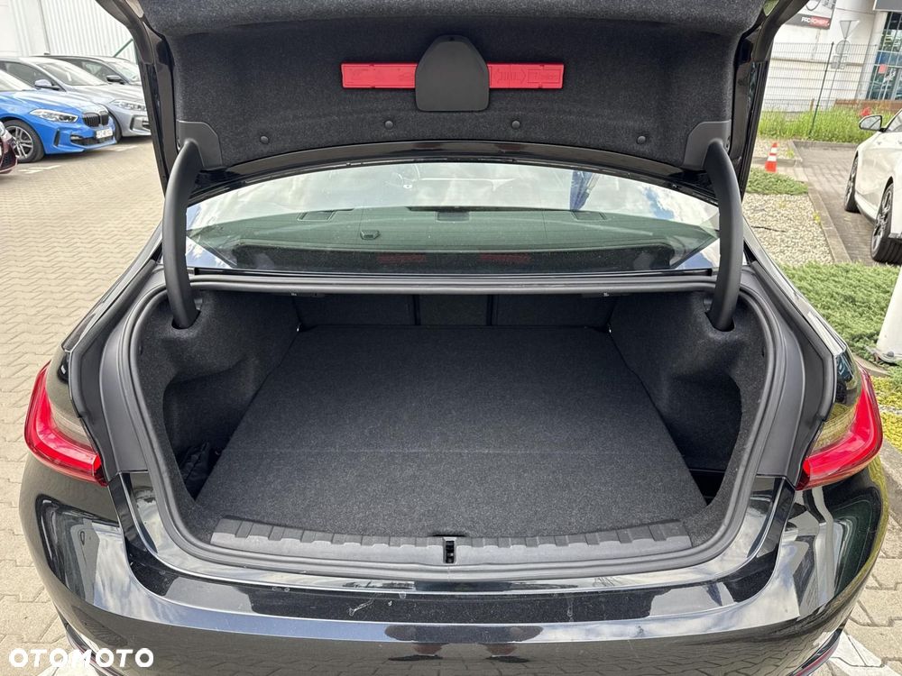BMW Seria 3 318d Advantage - 23