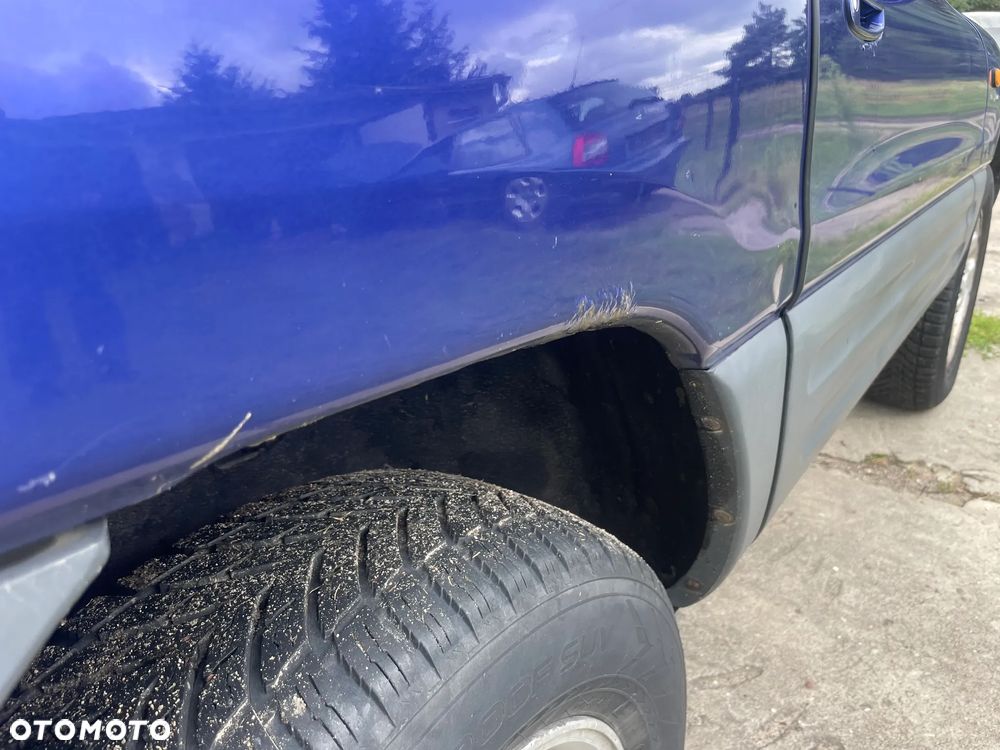 Toyota RAV4 2.0 - 5