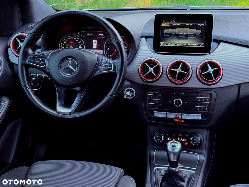 Mercedes-Benz Klasa B 160 d Edition - 28