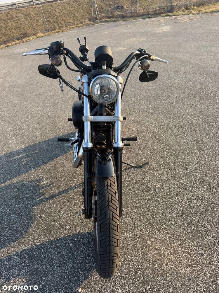 Harley-Davidson Sportster Roadster 883R - 2
