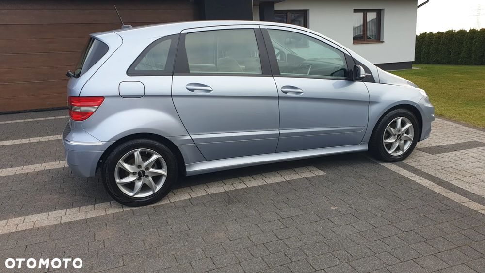 Mercedes-Benz Klasa B 180 BlueEFFICIENCY Edition - 4