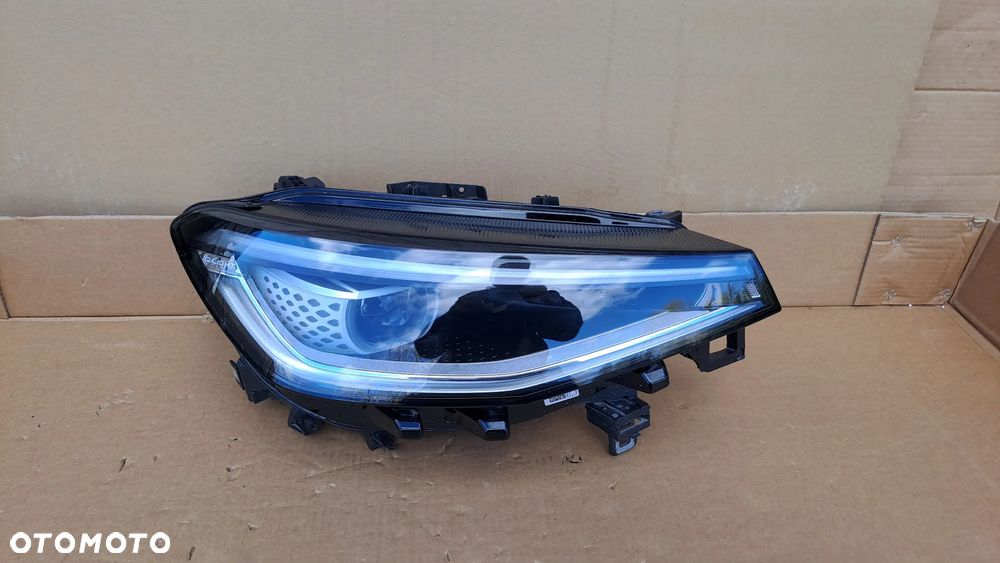 VW ID4 PRAWA LAMPA PRZOD IQ LIGHT 11B941036M - 1