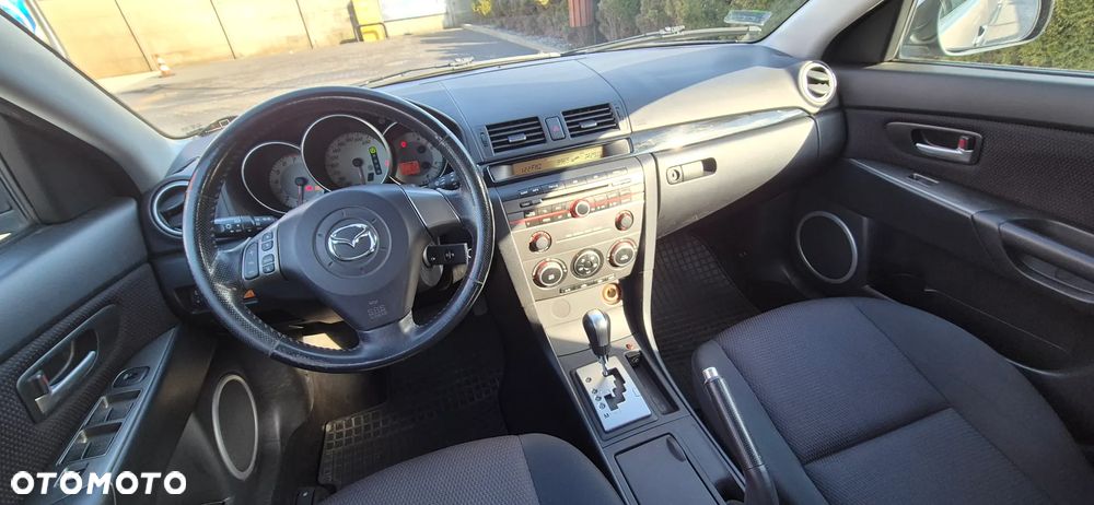 Mazda 3 1.6 Active + - 9