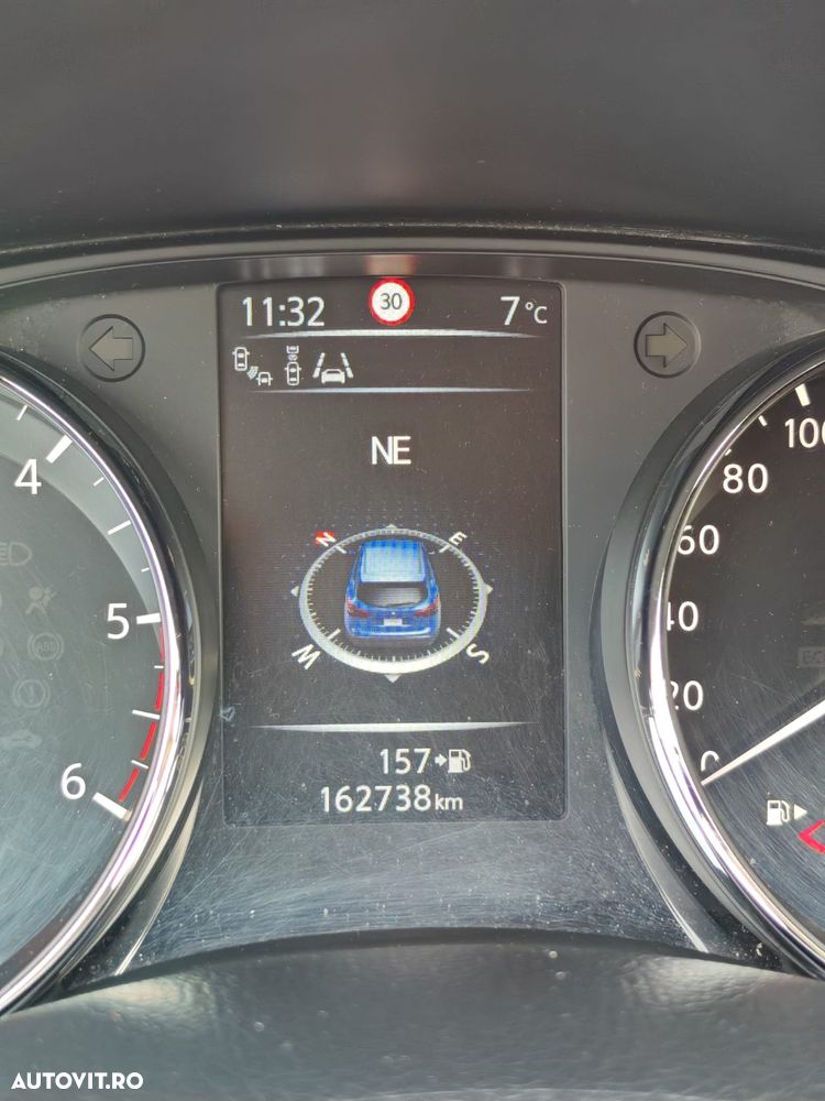 Nissan Qashqai 1.6 DCI 4 x 4 DPF Start/Stop tekna - 11