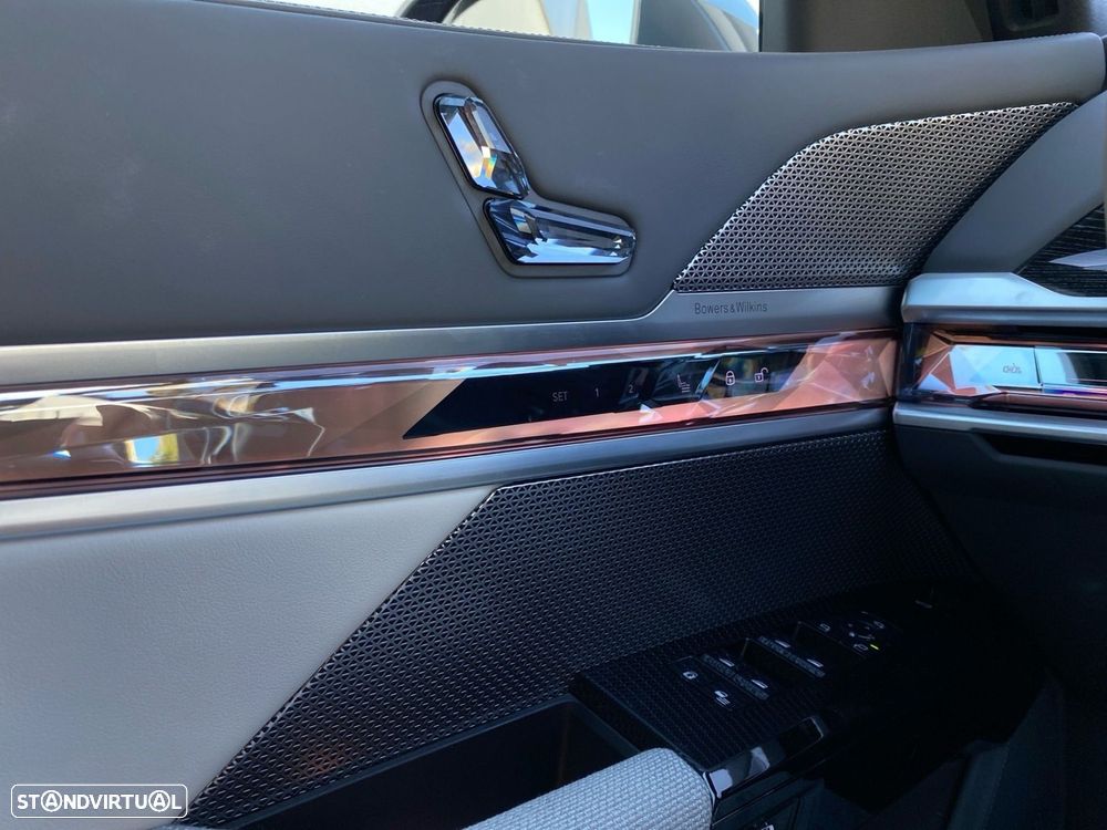 BMW i7 xDrive60 Pack Desportivo M — fotografia 16