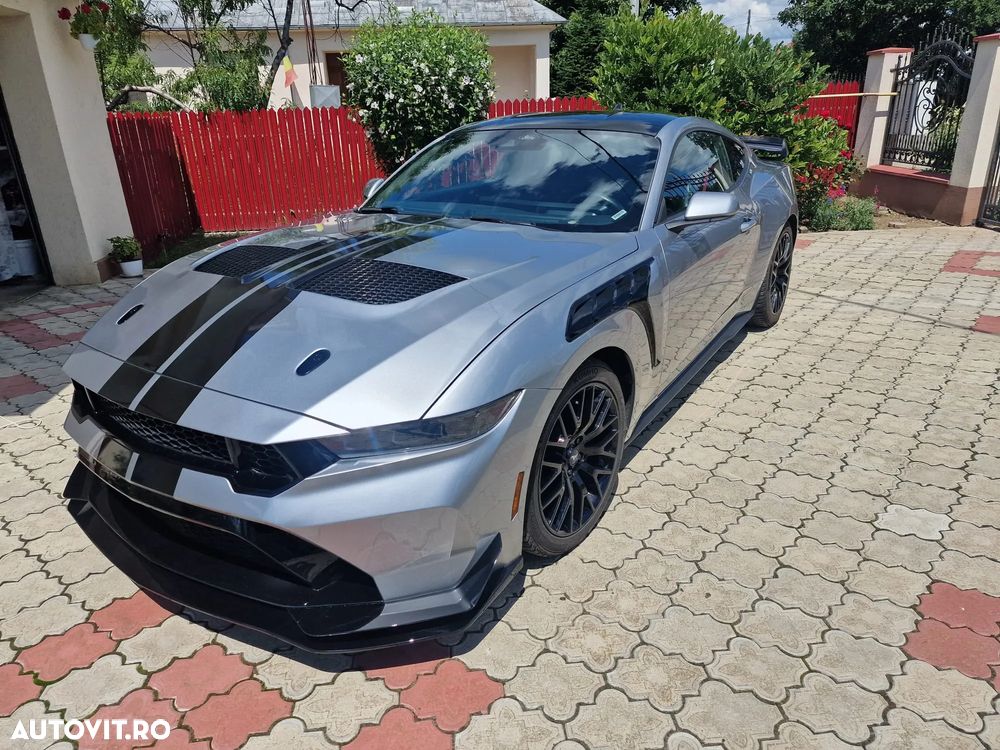 Ford Mustang - 1
