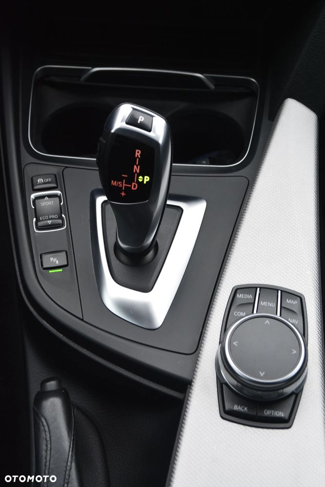 BMW 3GT 320d M Sport - 37