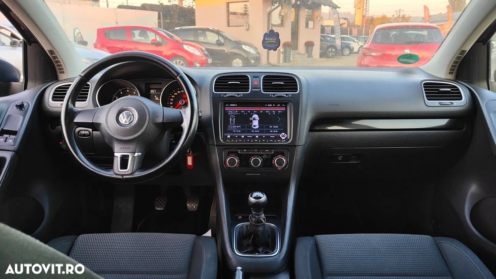 Volkswagen Golf - 8