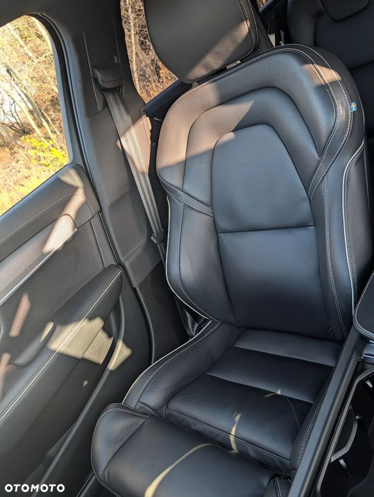 Volvo V90 Cross Country - 22